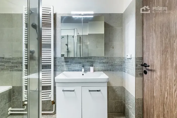 Prodej vícegeneračního domu, Halenkov, 232 m2