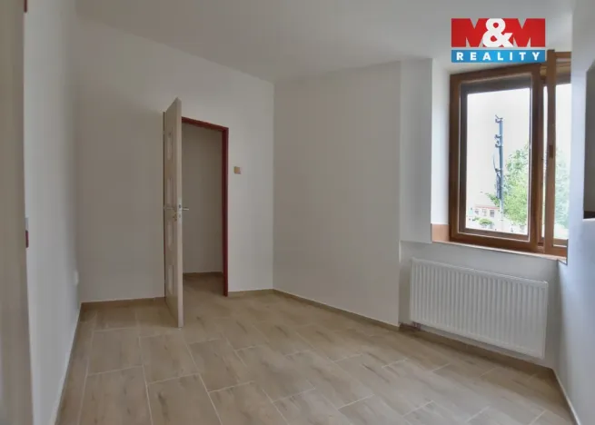 Pronájem bytu 3+kk, Nechanice, Husovo nám., 57 m2