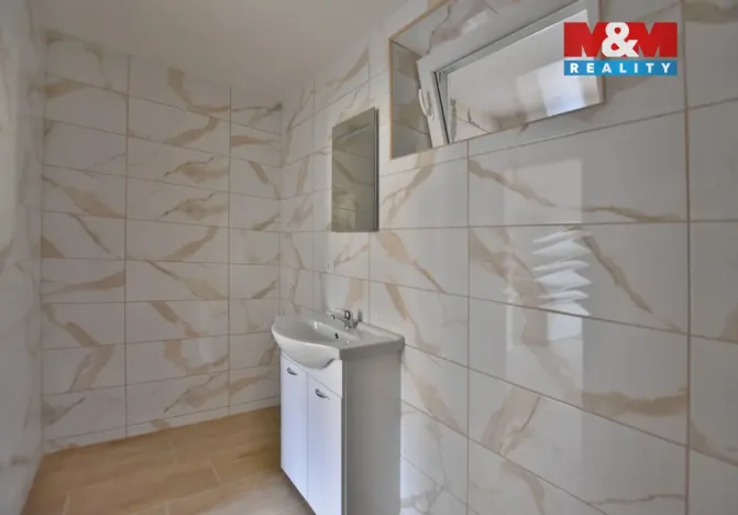 Pronájem bytu 3+kk, Nechanice, Husovo nám., 57 m2