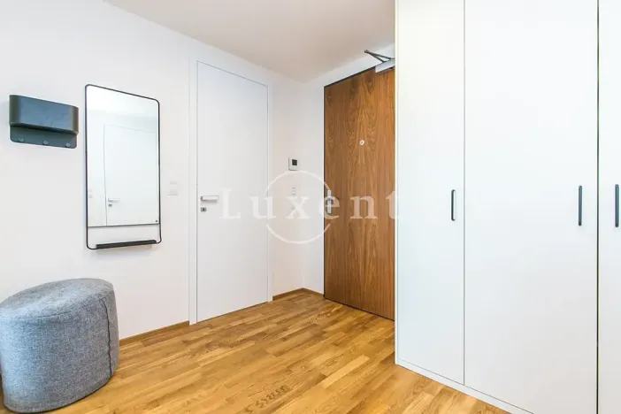 Pronájem bytu 2+kk, Praha - Holešovice, Sanderova, 58 m2