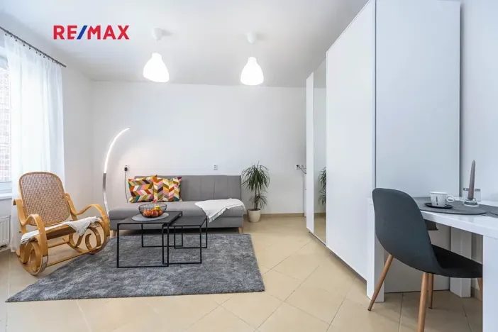 Pronájem bytu 1+kk, Praha - Stodůlky, Smíchovská, 24 m2