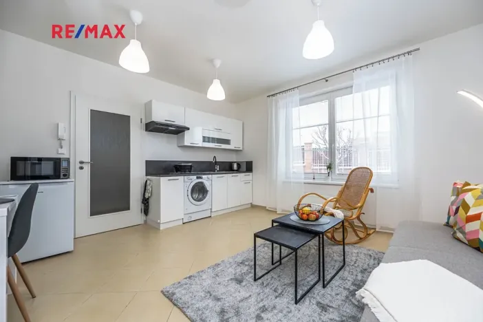 Pronájem bytu 1+kk, Praha - Stodůlky, Smíchovská, 24 m2