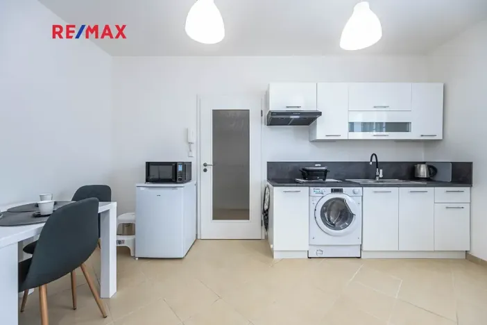 Pronájem bytu 1+kk, Praha - Stodůlky, Smíchovská, 24 m2