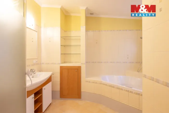 Prodej rodinného domu, Brno - Žebětín, Kohoutovická, 285 m2