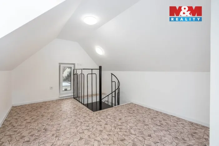 Prodej rodinného domu, Praha - Horní Počernice, Jasenná, 292 m2