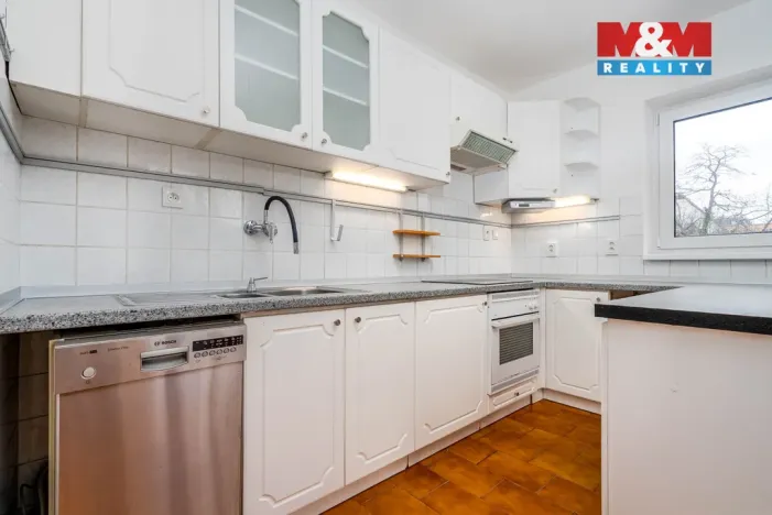 Prodej rodinného domu, Praha - Horní Počernice, Jasenná, 292 m2