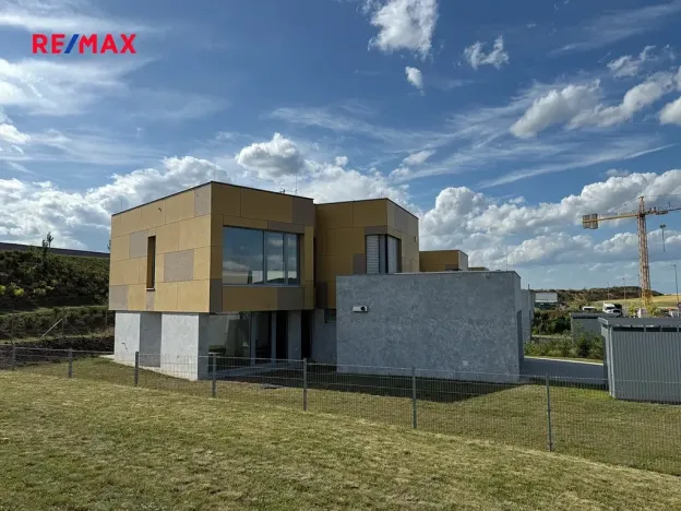 Prodej rodinného domu, Praha - Horní Počernice, Krotitelů, 197 m2