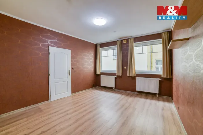 Pronájem obchodního prostoru, Mariánské Lázně, Hlavní třída, 35 m2