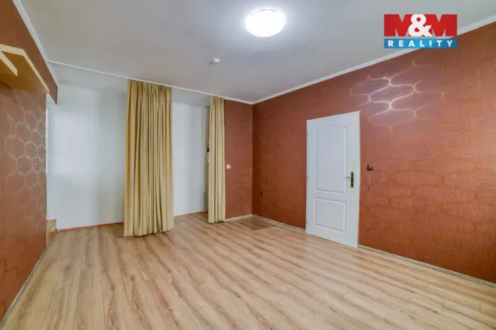 Pronájem obchodního prostoru, Mariánské Lázně, Hlavní třída, 35 m2
