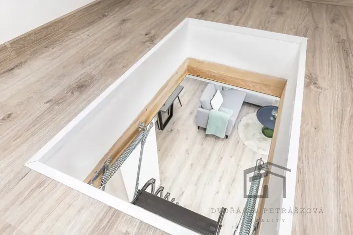 Pronájem bytu 2+kk, Praha - Libeň, Pod Labuťkou, 38 m2