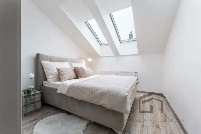 Pronájem bytu 2+kk, Praha - Libeň, Pod Labuťkou, 38 m2