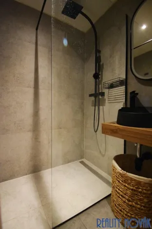 Pronájem bytu 2+1, Praha - Vinohrady, Lužická, 70 m2