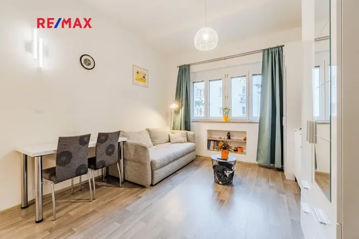 Pronájem bytu 1+kk, Praha - Michle, Počátecká, 22 m2