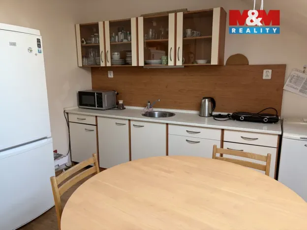 Pronájem bytu 3+1, Pardubice - Nové Jesenčany, 85 m2