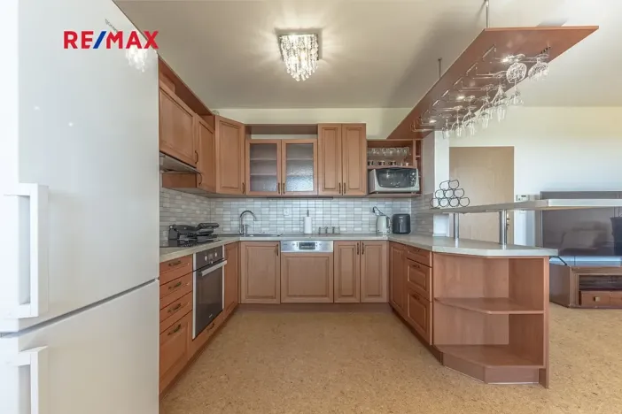 Prodej bytu 4+kk, Praha - Čakovice, Ke stadionu, 82 m2