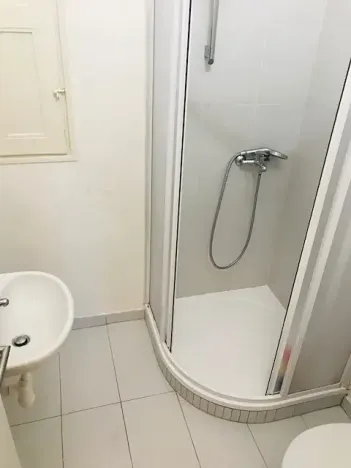 Pronájem bytu 1+kk, Praha, Slezská, 22 m2