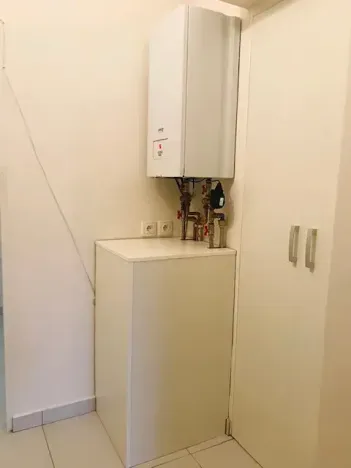 Pronájem bytu 1+kk, Praha, Slezská, 22 m2