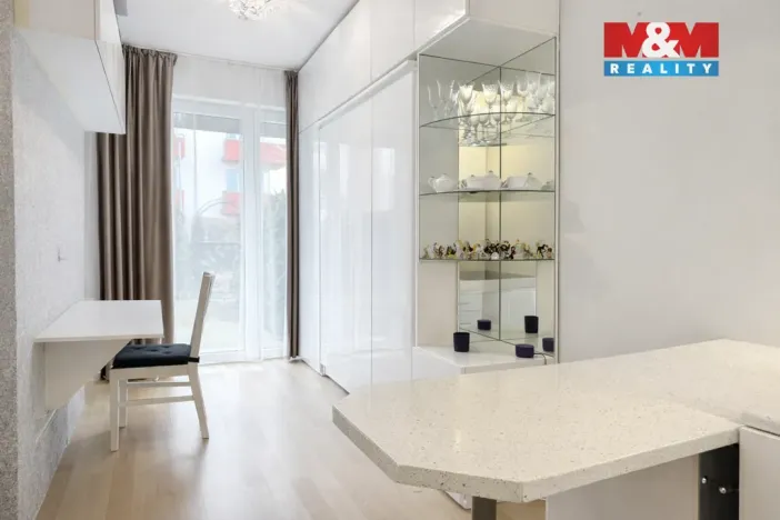 Prodej bytu 1+kk, Praha - Pitkovice, Penízovková, 37 m2