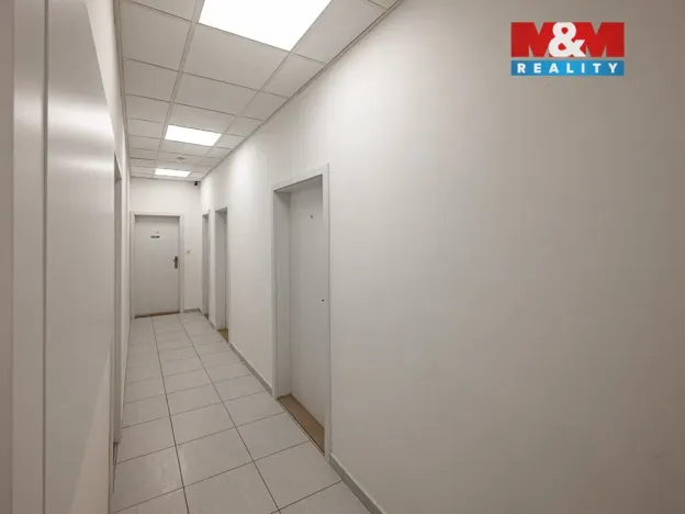 Pronájem kanceláře, Divišov, Horní náměstí, 83 m2