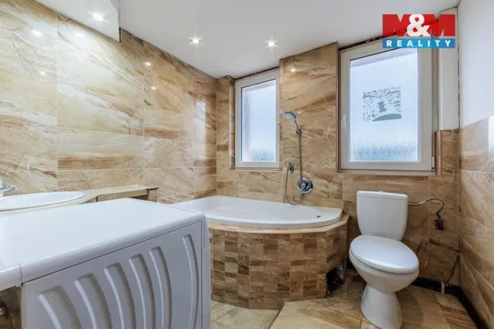 Prodej bytu 3+kk, Karlovy Vary - Rybáře, Borová, 43 m2