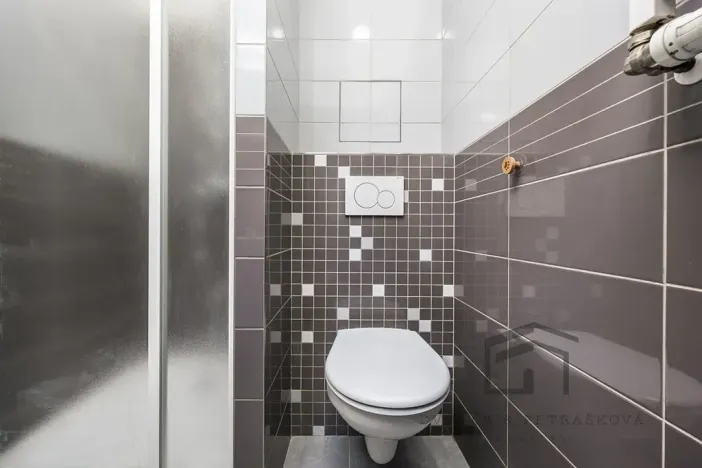 Pronájem bytu 2+kk, Praha - Libeň, Pod Labuťkou, 38 m2