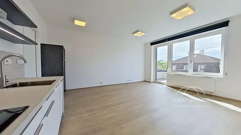 Pronájem bytu 1+kk, Praha - Velká Chuchle, Na hvězdárně, 35 m2
