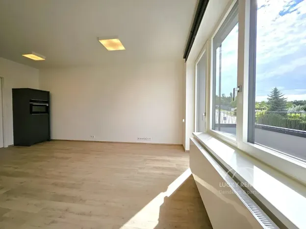 Pronájem bytu 1+kk, Praha - Velká Chuchle, Na hvězdárně, 35 m2