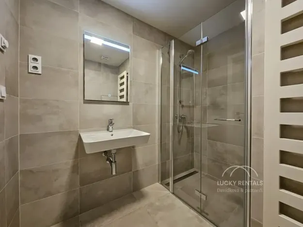 Pronájem bytu 1+kk, Praha - Velká Chuchle, Na hvězdárně, 35 m2