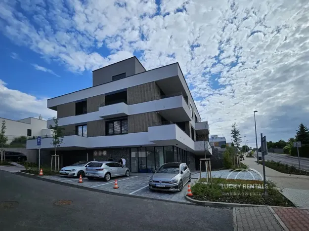 Pronájem bytu 1+kk, Praha - Velká Chuchle, Na hvězdárně, 35 m2