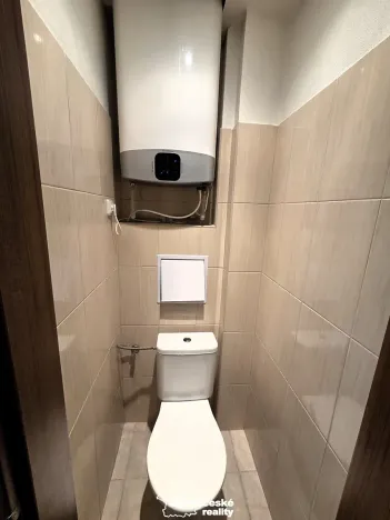 Pronájem bytu 1+kk, Praha - Holešovice, V zákoutí, 32 m2