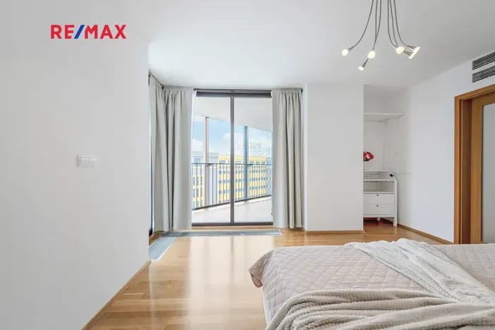 Pronájem bytu 2+kk, Praha - Žižkov, Ke kapslovně, 64 m2