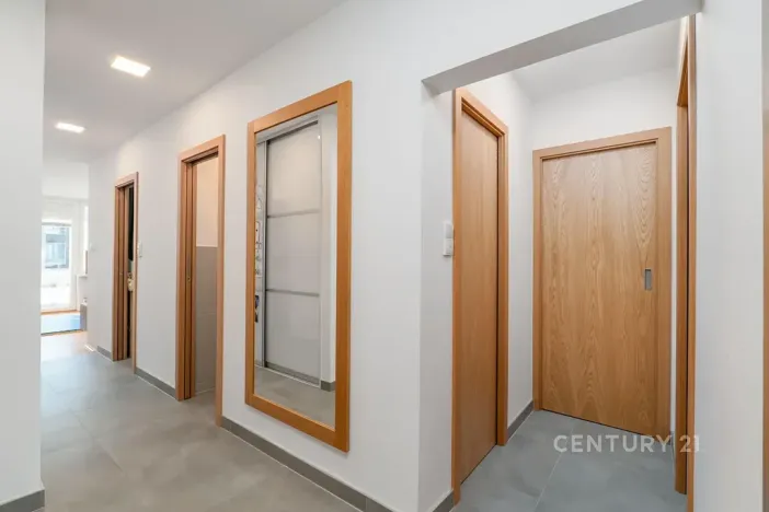 Pronájem bytu 4+kk, Liberec, Ostravská, 70 m2