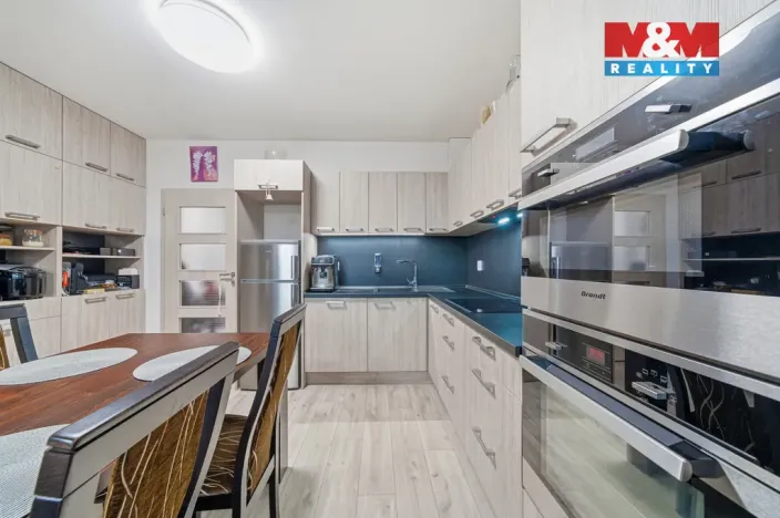 Prodej bytu 2+kk, Pardubice - Polabiny, Bělehradská, 77 m2