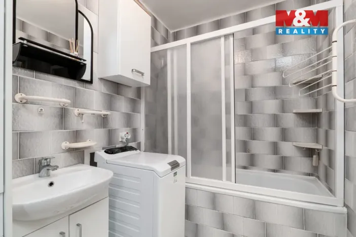 Prodej bytu 2+1, Meziboří, Okružní, 50 m2