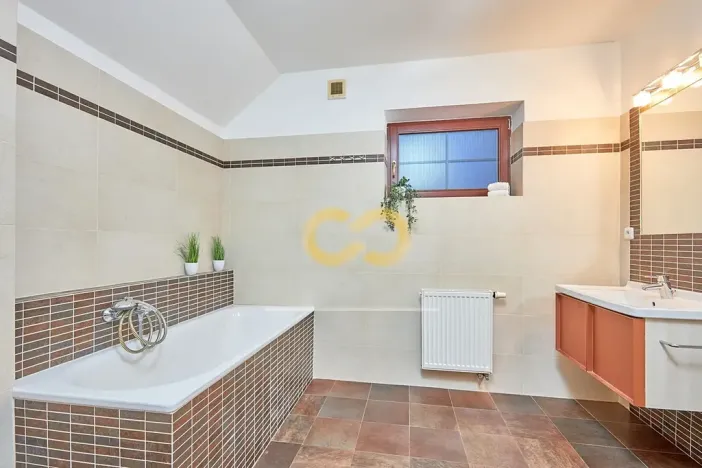 Prodej rodinného domu, Mořina, 239 m2