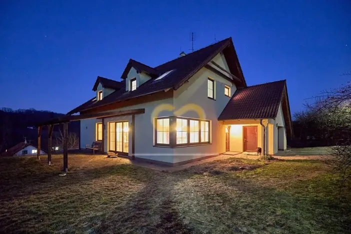 Prodej rodinného domu, Mořina, 239 m2