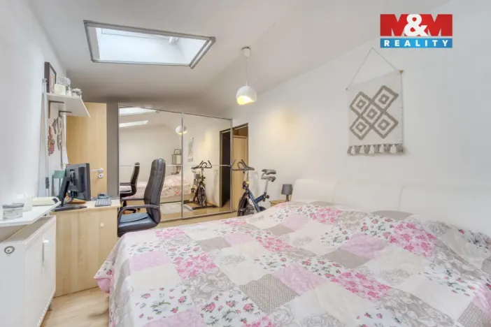 Prodej bytu 3+kk, Šestajovice, Komenského, 78 m2