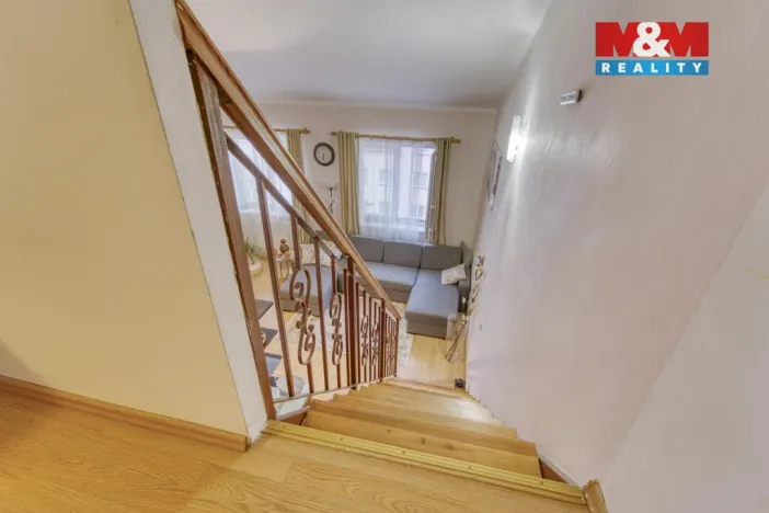 Prodej bytu 3+kk, Šestajovice, Komenského, 78 m2