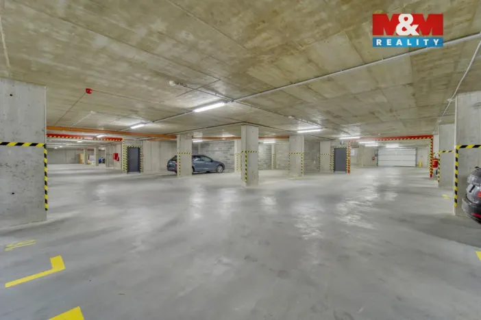 Pronájem garážového stání, Plzeň - Skvrňany, Františka Kováříka, 12 m2