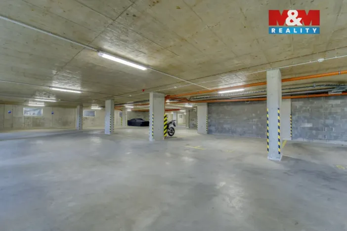 Pronájem garážového stání, Plzeň - Skvrňany, Františka Kováříka, 12 m2