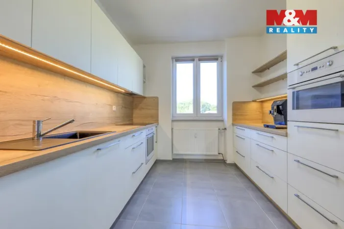 Prodej bytu 3+1, Hostouň - Holubeč, 86 m2