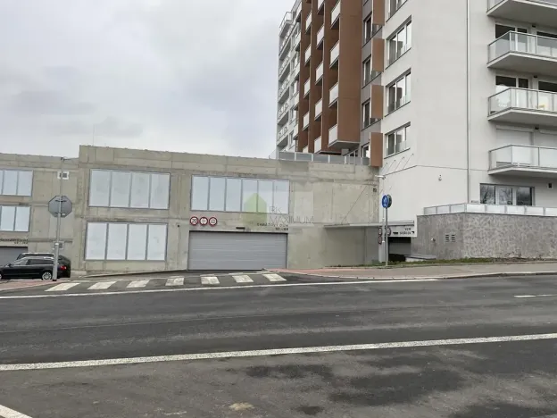 Pronájem garážového stání, Praha - Záběhlice, Choceradská, 13 m2