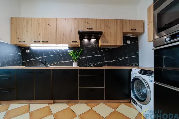 Pronájem bytu 2+1, Praha - Žižkov, Biskupcova, 69 m2