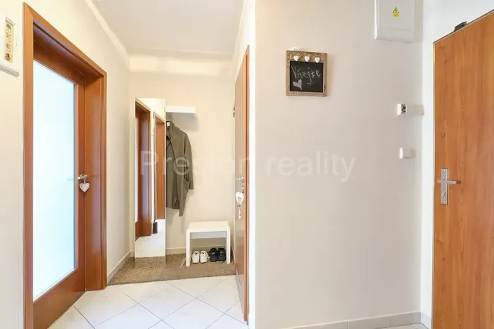 Pronájem bytu 2+kk, Praha - Košíře, Plzeňská, 45 m2