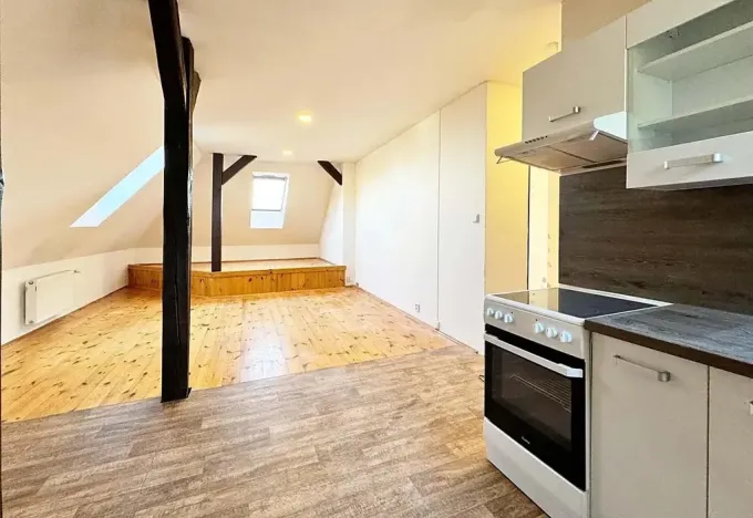 Pronájem bytu 2+kk, Lom, Havlíčkovo náměstí, 61 m2