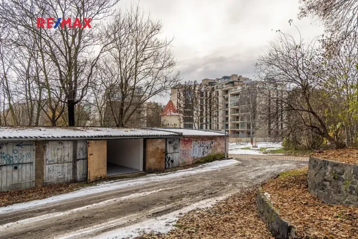 Pronájem garáže, Praha - Břevnov, 18 m2