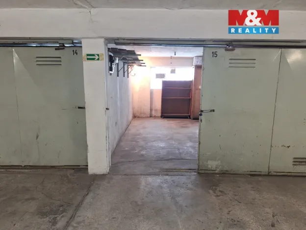 Pronájem garáže, Pardubice - Polabiny, kpt. Bartoše, 18 m2