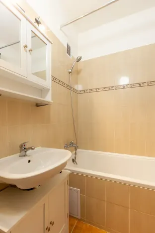 Prodej bytu 2+1, Ostrava, Varenská, 59 m2