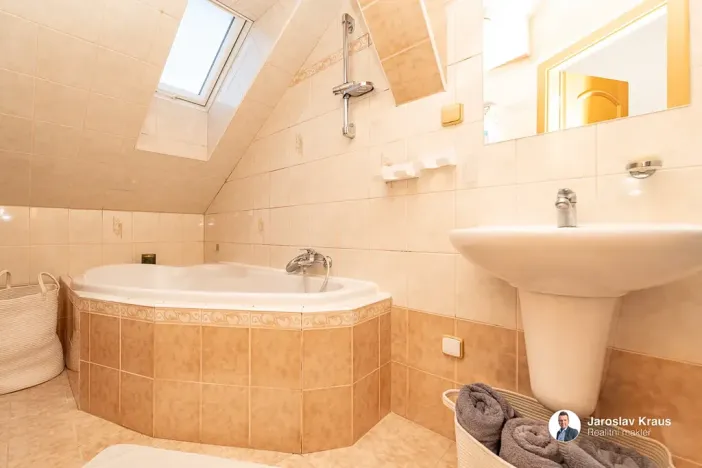 Prodej ubytování, Lázně Bělohrad, Lázeňská, 529 m2