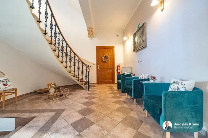 Prodej vícegeneračního domu, Lázně Bělohrad, Lázeňská, 529 m2